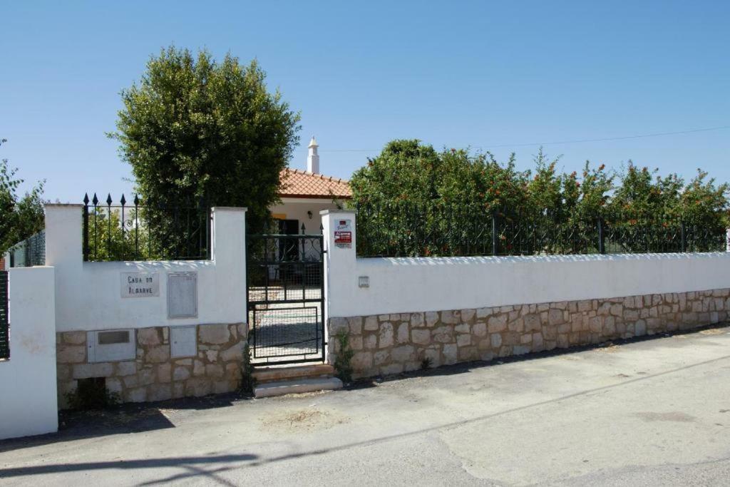 Guest House Alfarrobeiras Albufeira Exteriör bild