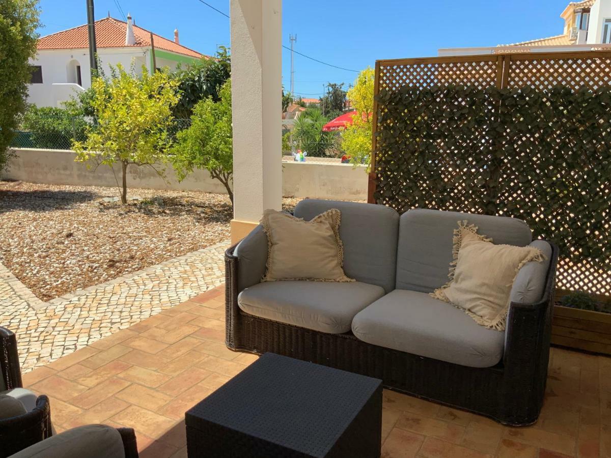 Guest House Alfarrobeiras Albufeira Exteriör bild