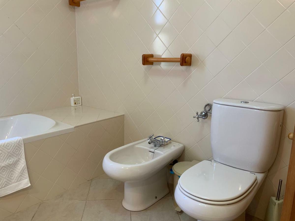 Guest House Alfarrobeiras Albufeira Exteriör bild
