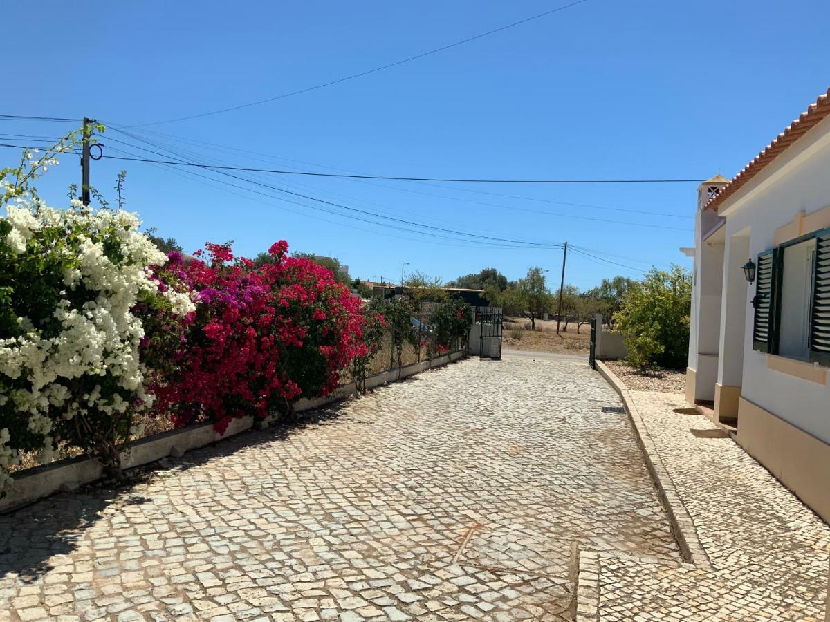 Guest House Alfarrobeiras Albufeira Exteriör bild