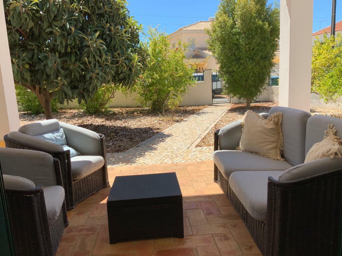Guest House Alfarrobeiras Albufeira Exteriör bild
